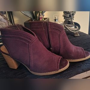 Almost new open toe & heel ankle shoe/boot